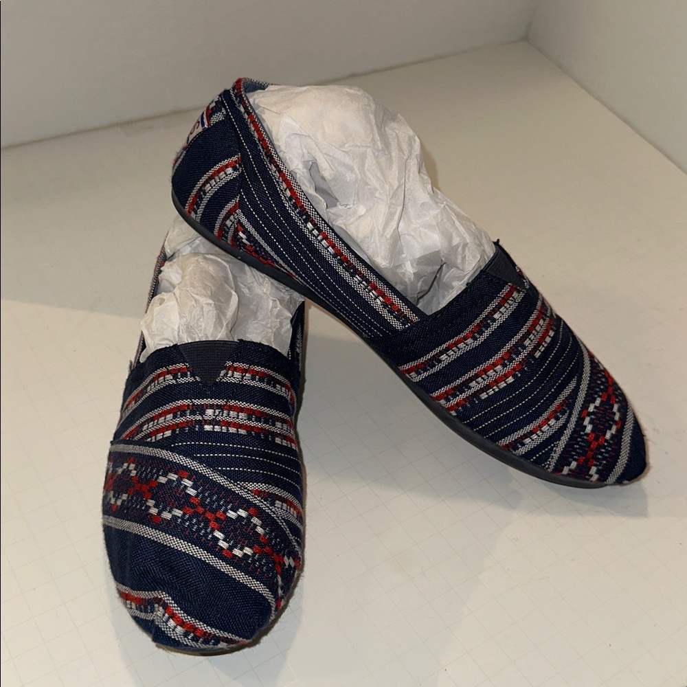 BOBS from SKECHERS Bobs Plush - blue, red, and white Lil Inca SKU:#8323414